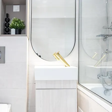 Lejlighed Elegant Escape With Balcony Calea Victoriei
