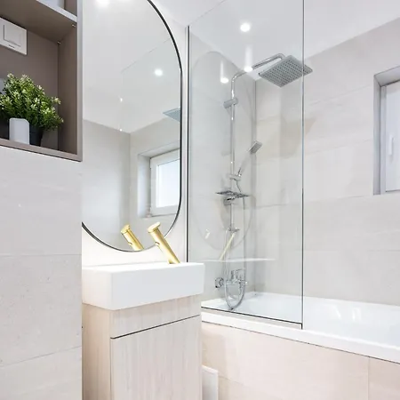 Elegant Escape With Balcony Calea Victoriei Apartment