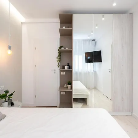 Elegant Escape With Balcony Calea Victoriei *