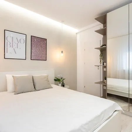 Elegant Escape With Balcony Calea Victoriei Bucureşti