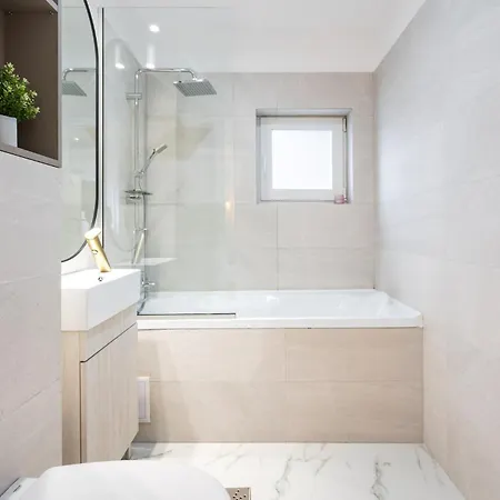 Elegant Escape With Balcony Calea Victoriei *