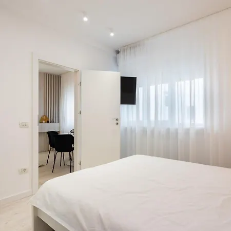 Apartmán Elegant Escape With Balcony Calea Victoriei *