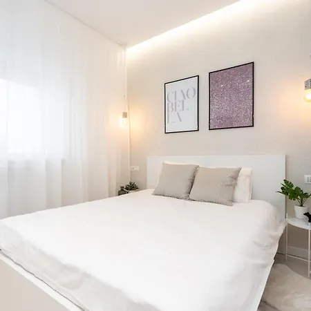 Elegant Escape With Balcony Calea Victoriei Bukurešť